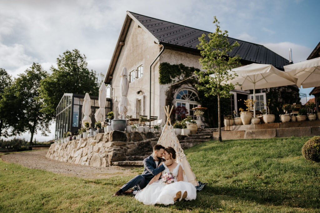 Paarshooting bei einer Hochzeit im Garten der Geheimnisse